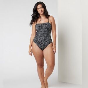 Vuori Women's Dune One Piece Swimsuit size L $128